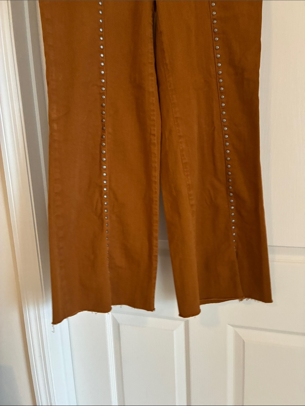 Free People HTF We The Free Studded Wide Leg Cropped Jeans Camel Raw Hem Size 30 - Picture 5 of 9